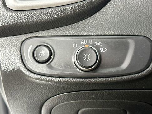 Used 2022 Chevrolet Trax LT w/ Driver Confidence Package image 22