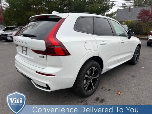 New 2026 Volvo XC60 B5 Core w/ Climate Package image 8