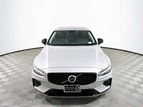 Used 2025 Volvo S60 B5 Core image 2