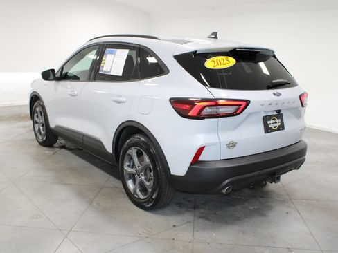 Used 2025 Ford Escape ST-Line Select w/ Class II Trailer Tow Package AWD/4WD image 7