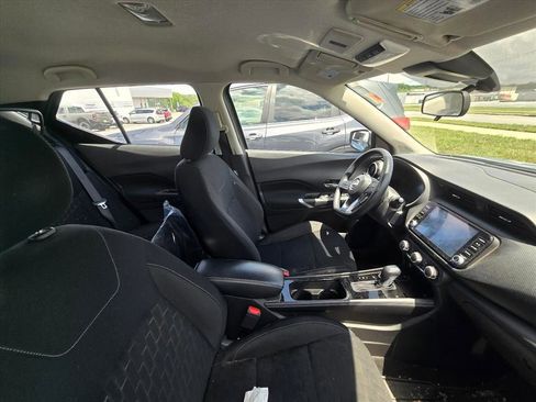 Used 2024 Nissan Kicks SV FWD image 8