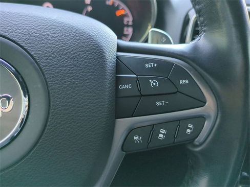 Used 2020 Jeep Grand Cherokee Limited X image 31