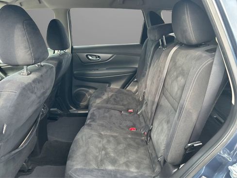 Used 2016 Nissan Rogue S w/ Appearance Package image 11