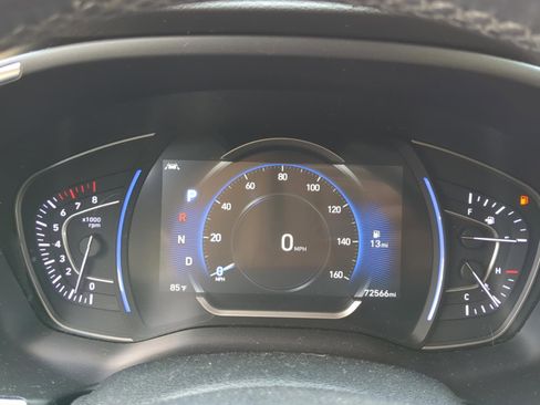 Used 2019 Hyundai Santa Fe SEL FWD image 17