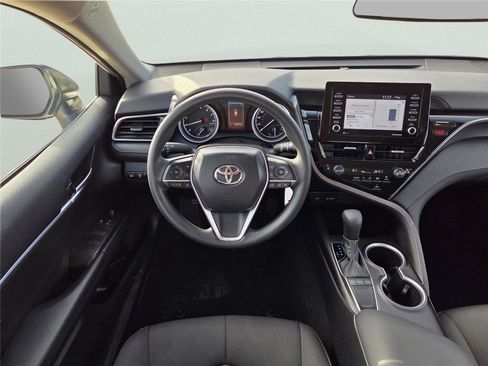 Used 2024 Toyota Camry LE image 28
