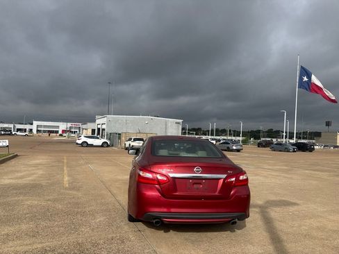 Used 2016 Nissan Altima 2.5 SV FWD image 17