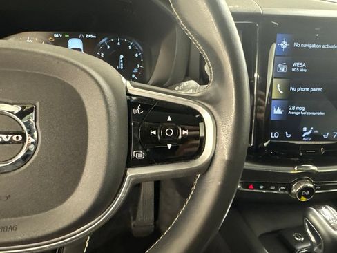 Used 2020 Volvo XC60 T6 Momentum AWD/4WD image 10