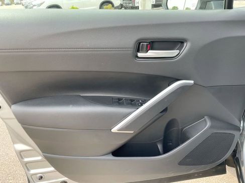 Used 2025 Toyota Corolla Cross XLE image 10