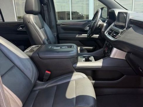 Used 2021 Chevrolet Tahoe Z71 w/ Z71 Signature Package AWD/4WD image 21