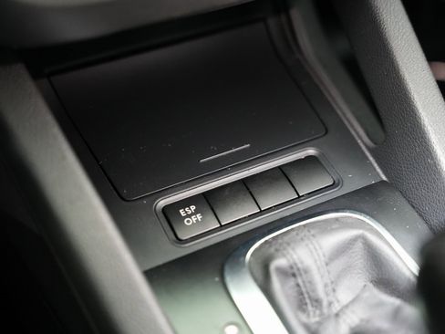 Used 2009 Volkswagen GTI Base image 23