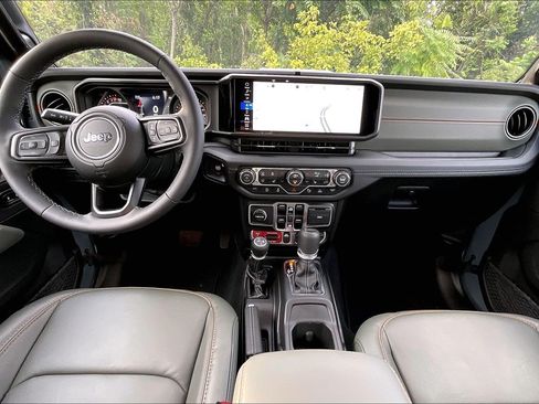 Used 2026 Jeep Gladiator Mojave AWD/4WD image 15