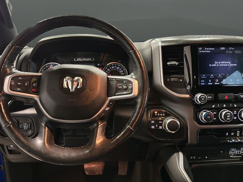 Used 2019 RAM 1500 Big Horn AWD/4WD image 11