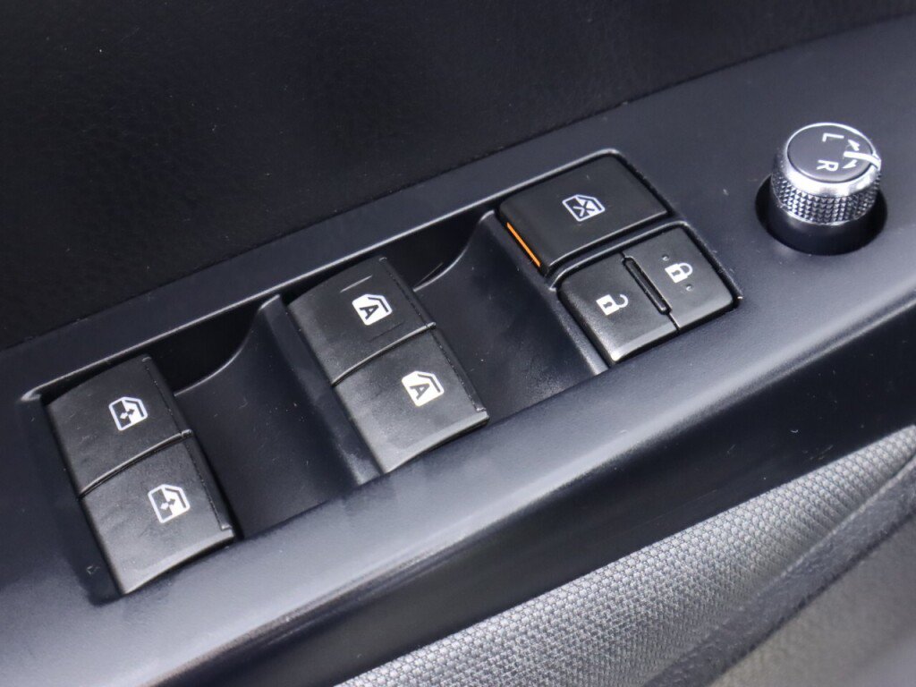 Used 2016 Toyota Highlander LE FWD image 22