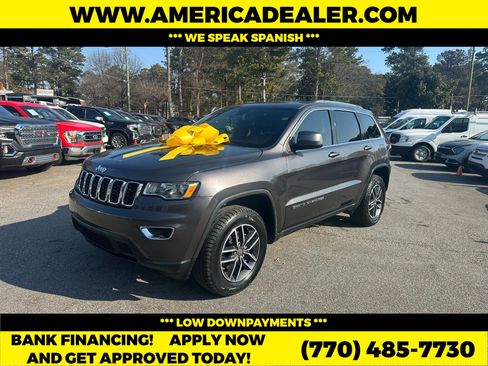 Used 2019 Jeep Grand Cherokee Laredo w/ Laredo X Package image 1
