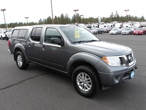 Used 2016 Nissan Frontier SV AWD/4WD image 7