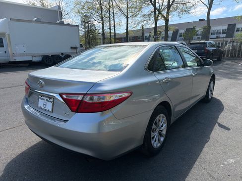Used 2017 Toyota Camry LE FWD image 10