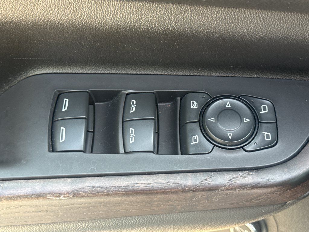 Used 2021 GMC Acadia Denali AWD/4WD image 14