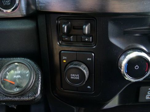 Used 2024 Ford F350 Lariat w/ FX4 Off-Road Package AWD/4WD image 26