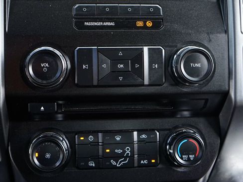 Used 2017 Ford F250 XLT AWD/4WD image 27
