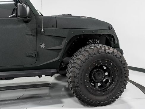 Used 2023 Jeep Wrangler Unlimited Rubicon 392 AWD/4WD image 44