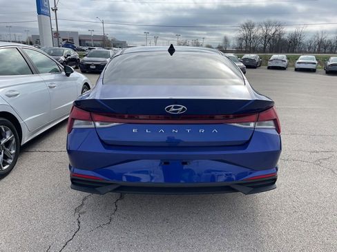 Used 2022 Hyundai Elantra SEL w/ Cargo Package image 3