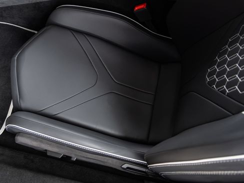 Used 2026 Lamborghini Revuelto AWD/4WD image 37
