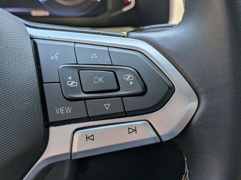 Used 2023 Volkswagen Atlas Cross Sport SE w/ Panoramic Sunroof Package FWD image 28