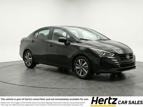Used 2025 Nissan Versa SV image 1