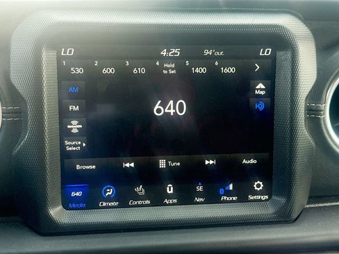 Used 2023 Jeep Wrangler Unlimited Sahara w/ Cold Weather Group AWD/4WD image 16