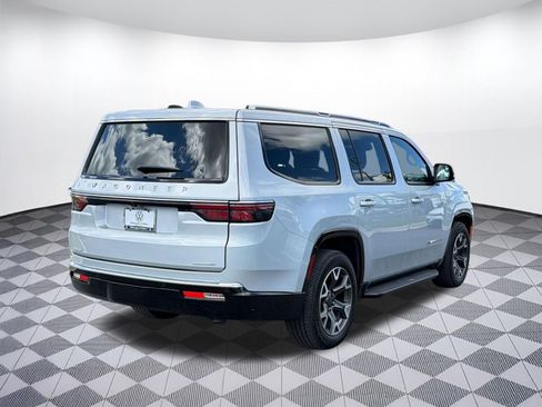 Used 2023 Jeep Wagoneer Series III w/ Preferred Equipment Group AWD/4WD image 9
