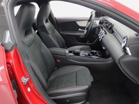 Used 2023 Mercedes-Benz CLA 250 4MATIC image 49