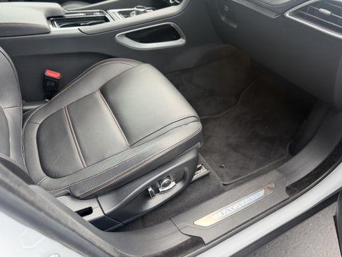 Used 2019 Jaguar F-PACE Prestige AWD/4WD image 25
