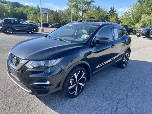 Used 2021 Nissan Rogue Sport SL AWD/4WD image 3