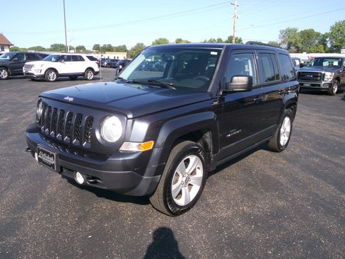 Used 2015 Jeep Patriot Latitude w/ All Weather Capability Group AWD/4WD image 5