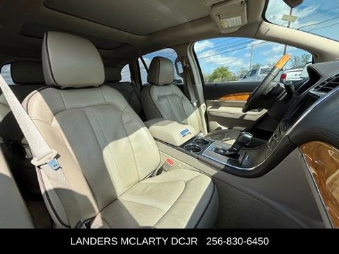 Used 2014 Lincoln MKX FWD w/ Equipment Group 102A image 9