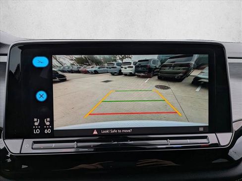 Used 2024 Volkswagen Atlas Cross Sport SE FWD image 12