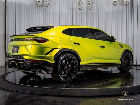 Used 2023 Lamborghini Urus Performante AWD/4WD image 22
