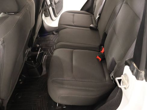 Used 2019 Jeep Wrangler Unlimited Sahara image 11