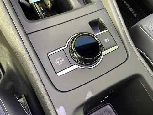 New 2026 Volkswagen Tiguan SE R-Line AWD/4WD image 7