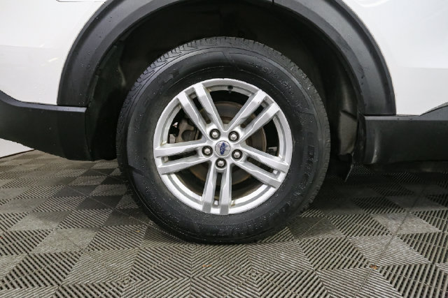 Used 2020 Ford Explorer XLT w/ Comfort Package AWD/4WD image 16