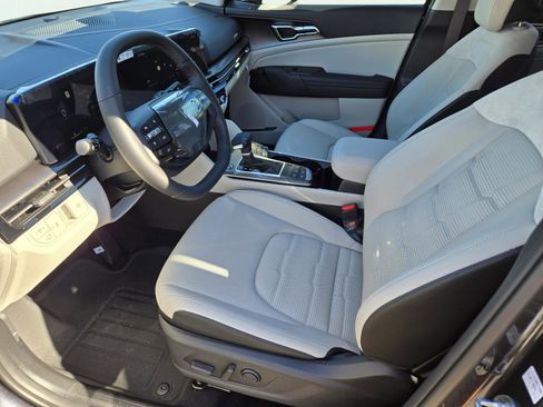New 2026 Kia Sportage SX FWD image 15