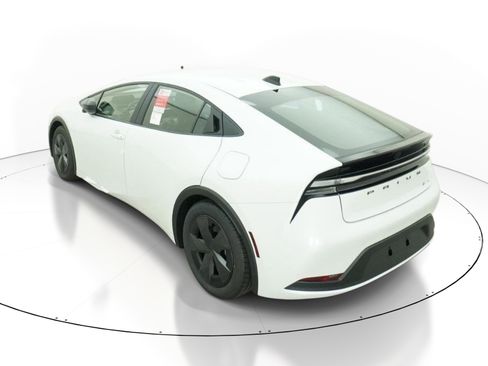 New 2026 Toyota Prius Plug-In Hybrid FWD image 5