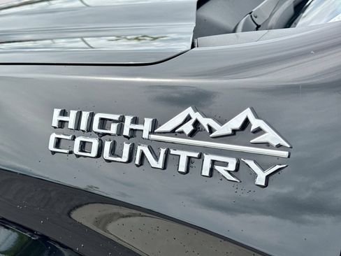 Used 2022 Chevrolet Silverado 1500 High Country w/ Technology Package AWD/4WD image 43