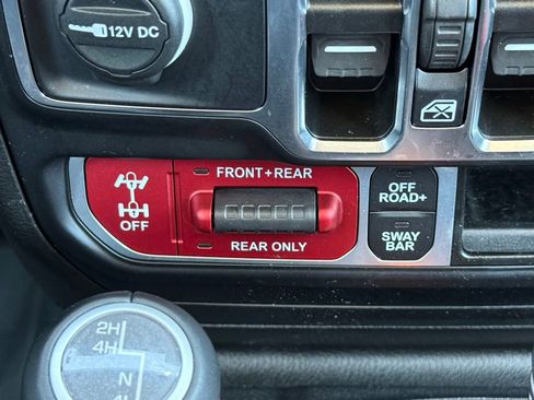 Used 2022 Jeep Wrangler Unlimited Rubicon w/ Cold Weather Group AWD/4WD image 22