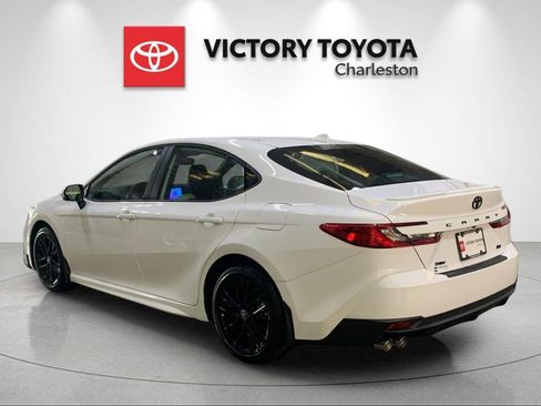New 2026 Toyota Camry SE FWD image 3