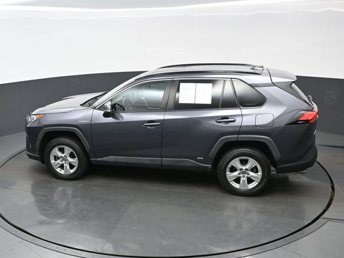 Used 2020 Toyota RAV4 XLE image 37
