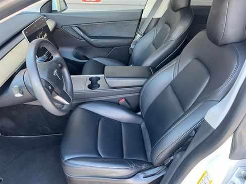 Used 2022 Tesla Model Y Long Range AWD/4WD image 9