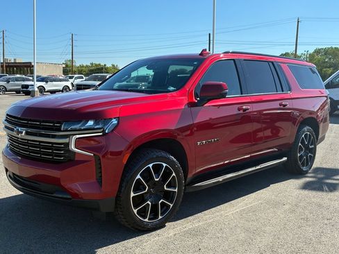 Used 2022 Chevrolet Suburban RST w/ Luxury Package AWD/4WD image 10