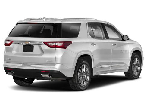 Used 2019 Chevrolet Traverse Premier w/ Driver Confidence II Package FWD image 2