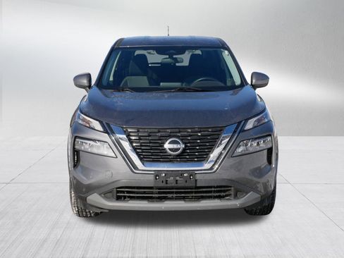 Used 2023 Nissan Rogue SV image 2